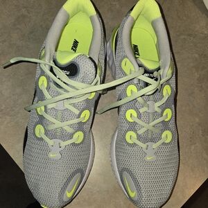 Nike Mens Renew Running Shoes Brand New